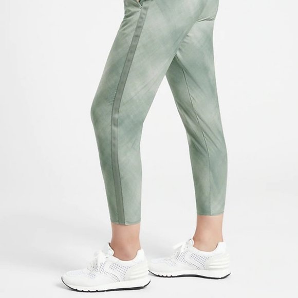 Athleta Nolita Slim Tapered Printed Crop Pant size 16 Grey - Picture 9 of 10